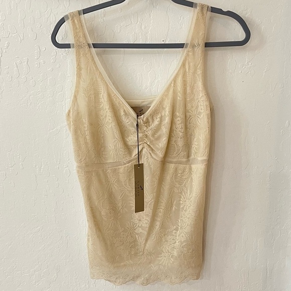 larsen Tops - Vintage Larsen New York Lace Y2K Tank Sleeveless Cami Cream Neutral L